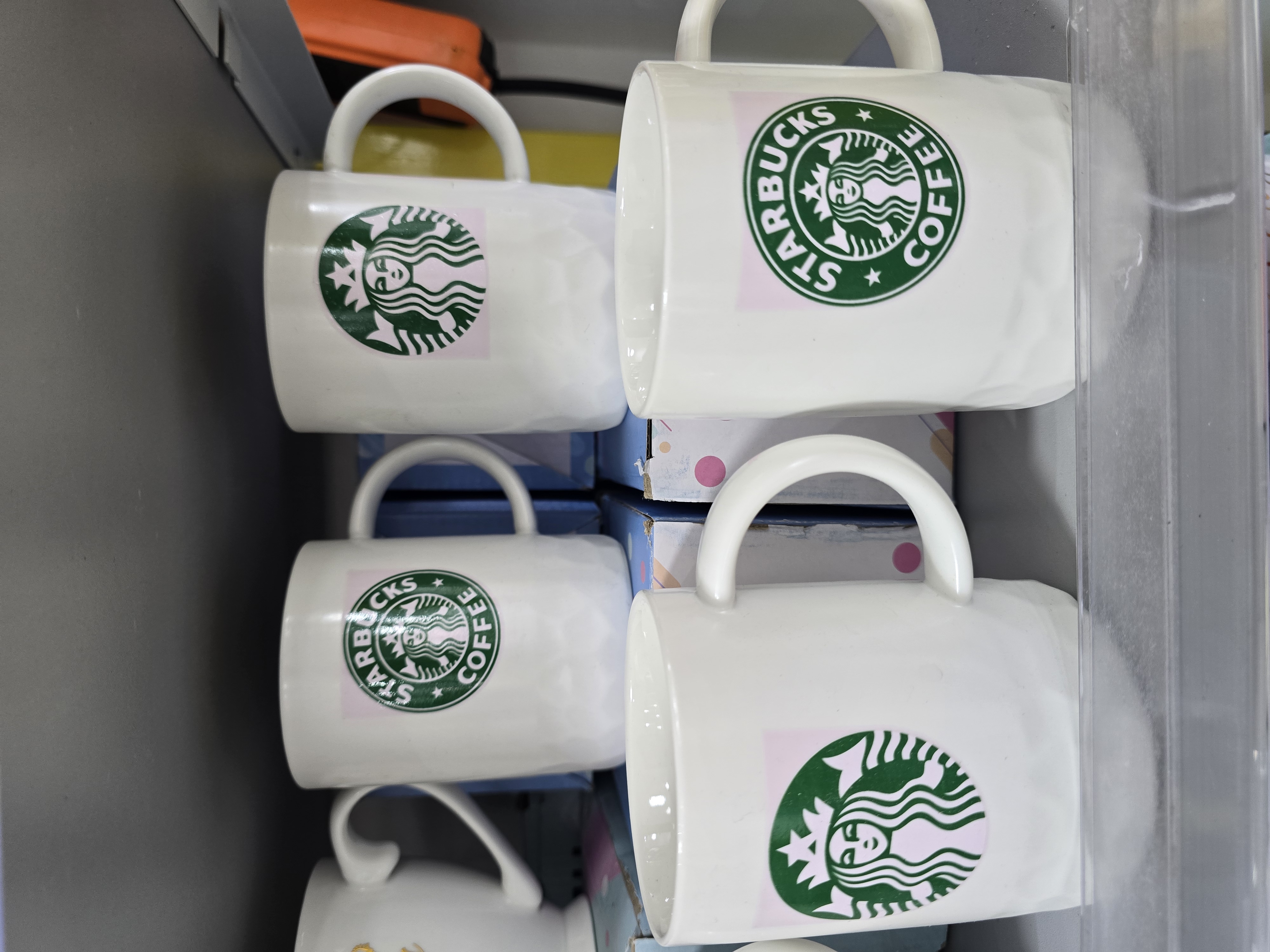 аяга starbucks ногоон